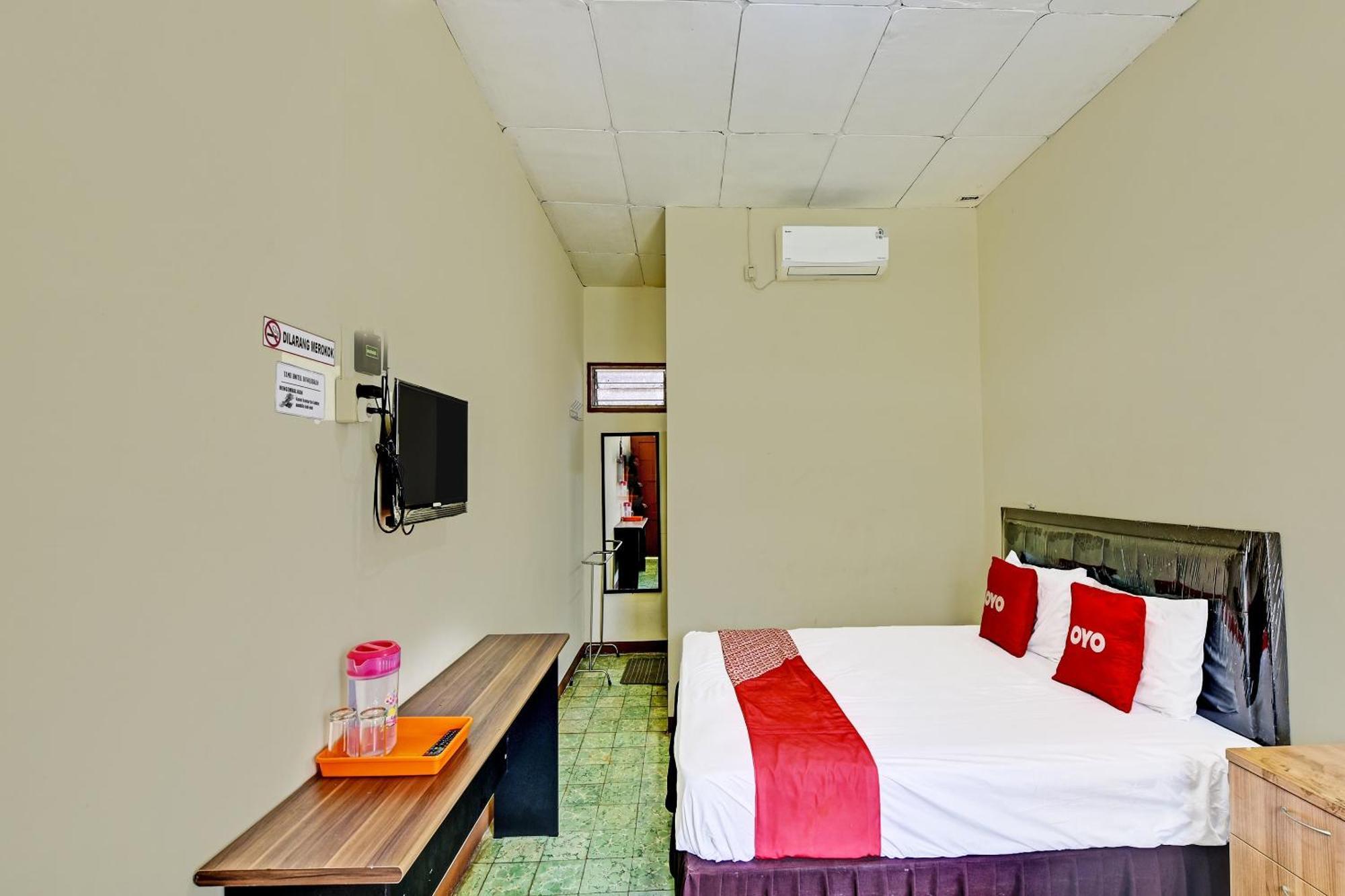 Oyo 90443 Hotel New Kartika In Cilopadang Kültér fotó