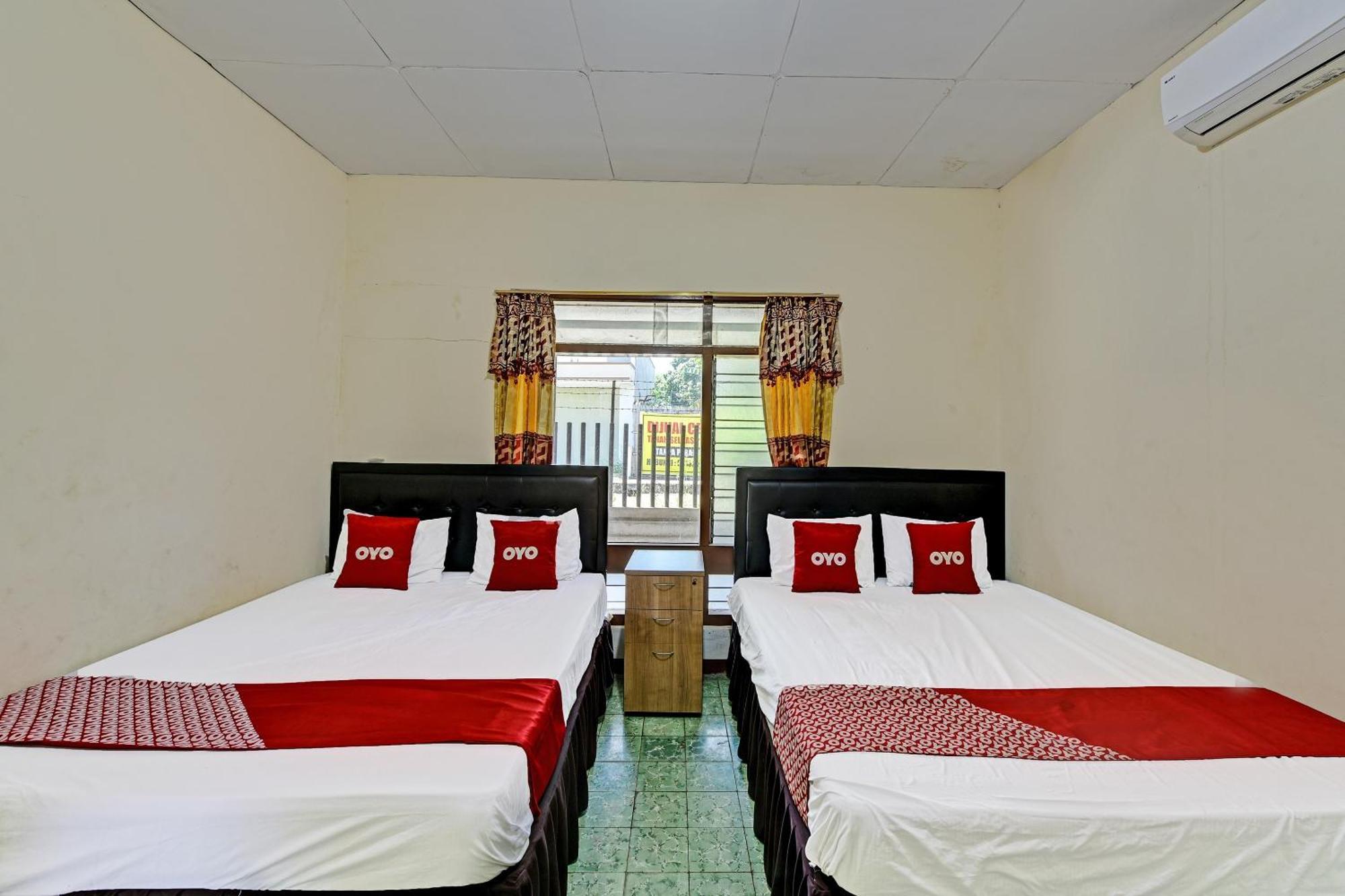 Oyo 90443 Hotel New Kartika In Cilopadang Kültér fotó