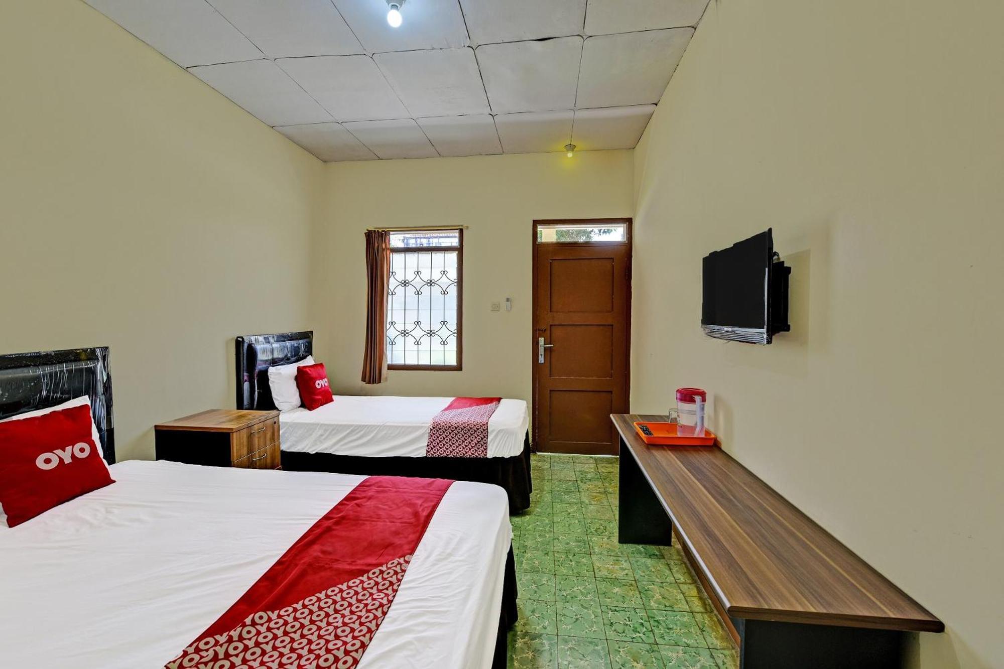 Oyo 90443 Hotel New Kartika In Cilopadang Kültér fotó
