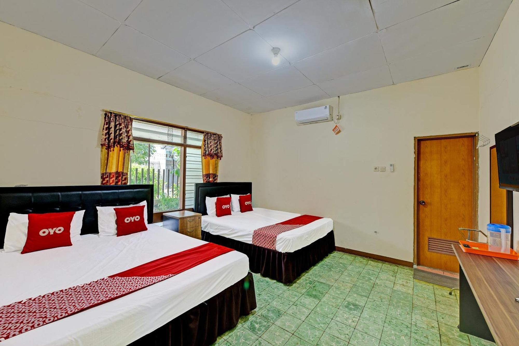 Oyo 90443 Hotel New Kartika In Cilopadang Kültér fotó