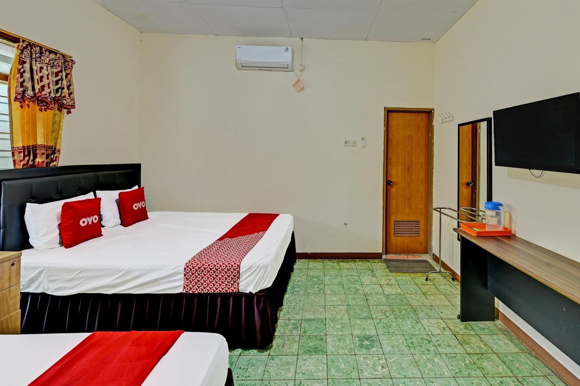 Oyo 90443 Hotel New Kartika In Cilopadang Kültér fotó